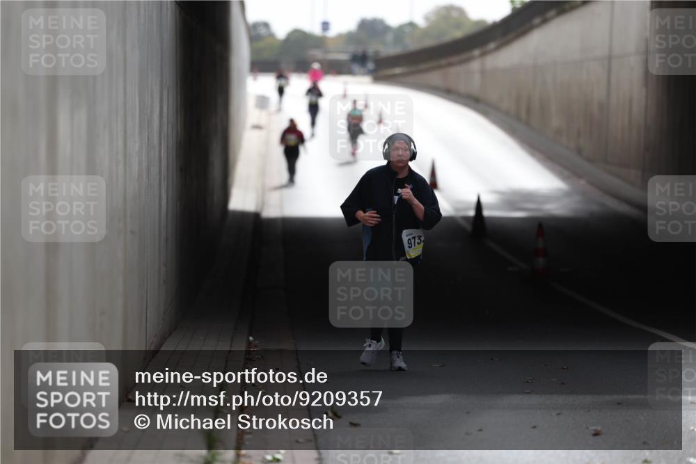 05.10.2025 - 20. swb-Marathon Bremen Michael Strokosch http://msf.ph/oto/9209357 05.10.2025 11:15:48 Laufen 973 meine-sportfotos.de