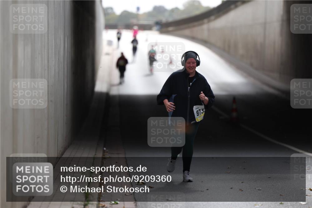 05.10.2025 - 20. swb-Marathon Bremen Michael Strokosch http://msf.ph/oto/9209360 05.10.2025 11:15:51 Laufen 973 meine-sportfotos.de