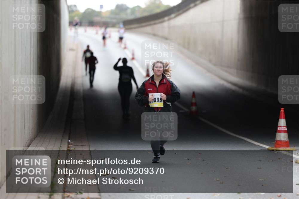 05.10.2025 - 20. swb-Marathon Bremen Michael Strokosch http://msf.ph/oto/9209370 05.10.2025 11:16:22 Laufen 096 meine-sportfotos.de