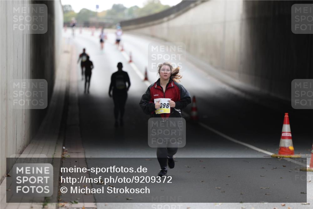 05.10.2025 - 20. swb-Marathon Bremen Michael Strokosch http://msf.ph/oto/9209372 05.10.2025 11:16:23 Laufen 096 meine-sportfotos.de