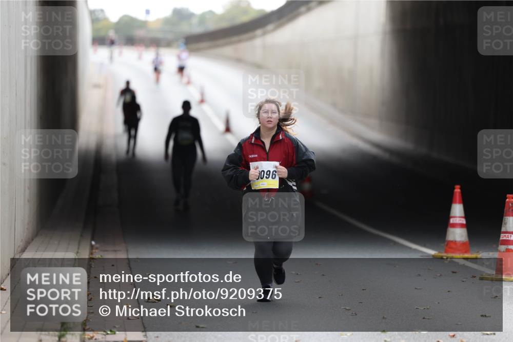 05.10.2025 - 20. swb-Marathon Bremen Michael Strokosch http://msf.ph/oto/9209375 05.10.2025 11:16:23 Laufen 096 meine-sportfotos.de