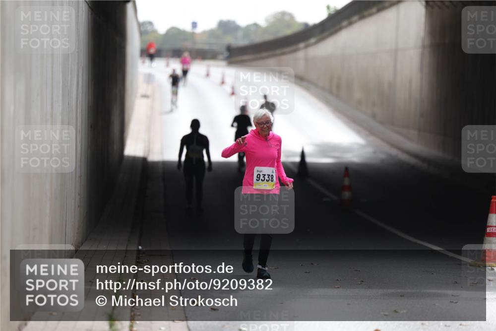 05.10.2025 - 20. swb-Marathon Bremen Michael Strokosch http://msf.ph/oto/9209382 05.10.2025 11:16:48 Laufen 9338 meine-sportfotos.de