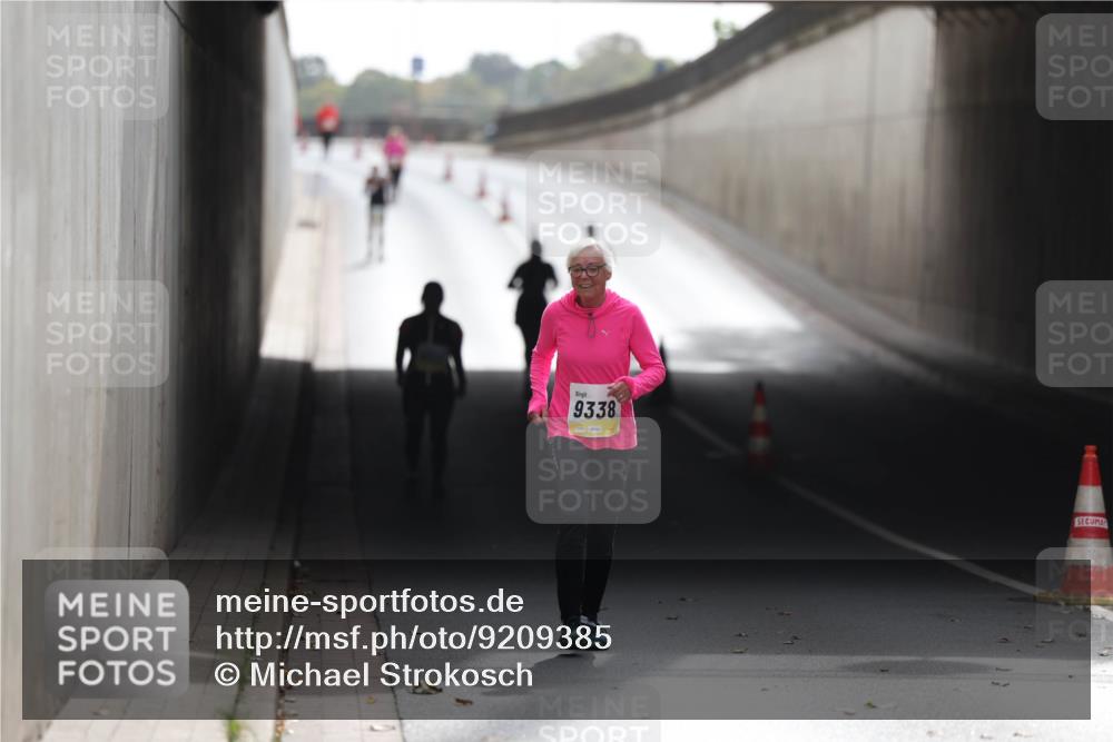 05.10.2025 - 20. swb-Marathon Bremen Michael Strokosch http://msf.ph/oto/9209385 05.10.2025 11:16:49 Laufen 4, 9338 meine-sportfotos.de