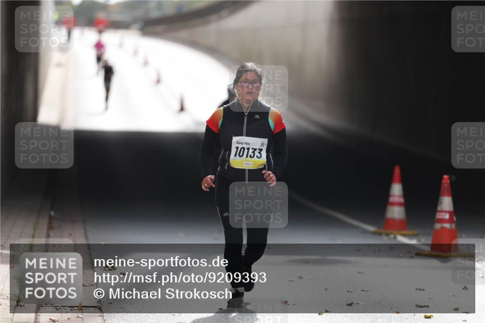05.10.2025 - 20. swb-Marathon Bremen Michael Strokosch http://msf.ph/oto/9209393 05.10.2025 11:17:01 Laufen 10133 meine-sportfotos.de