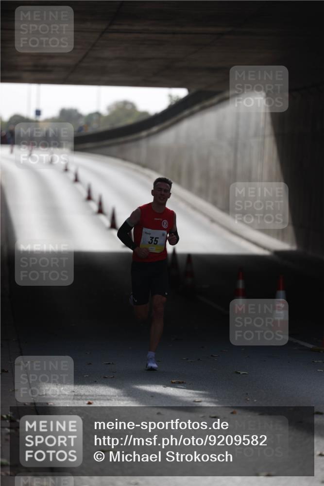 05.10.2025 - 20. swb-Marathon Bremen Michael Strokosch http://msf.ph/oto/9209582 05.10.2025 10:23:57 Laufen 35 meine-sportfotos.de
