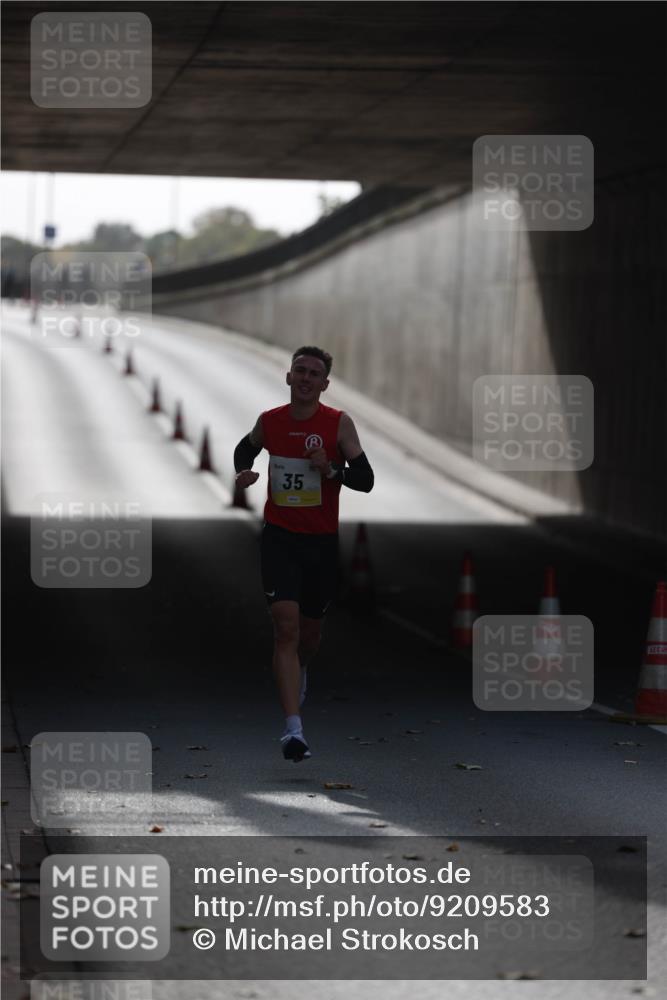 05.10.2025 - 20. swb-Marathon Bremen Michael Strokosch http://msf.ph/oto/9209583 05.10.2025 10:23:57 Laufen 35 meine-sportfotos.de