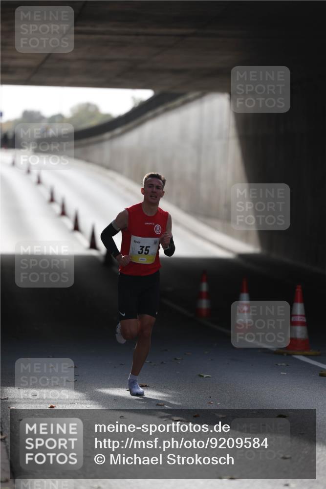 05.10.2025 - 20. swb-Marathon Bremen Michael Strokosch http://msf.ph/oto/9209584 05.10.2025 10:23:58 Laufen 35 meine-sportfotos.de