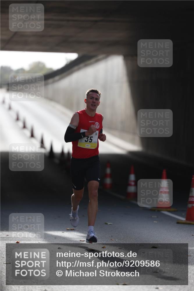 05.10.2025 - 20. swb-Marathon Bremen Michael Strokosch http://msf.ph/oto/9209586 05.10.2025 10:23:58 Laufen 35 meine-sportfotos.de