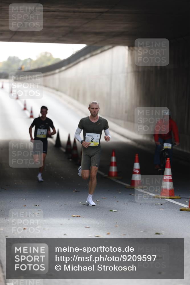 05.10.2025 - 20. swb-Marathon Bremen Michael Strokosch http://msf.ph/oto/9209597 05.10.2025 10:25:15 Laufen  meine-sportfotos.de