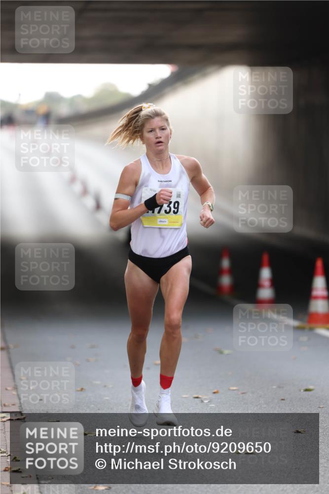 05.10.2025 - 20. swb-Marathon Bremen Michael Strokosch http://msf.ph/oto/9209650 05.10.2025 10:27:28 Laufen 02120, 739 meine-sportfotos.de