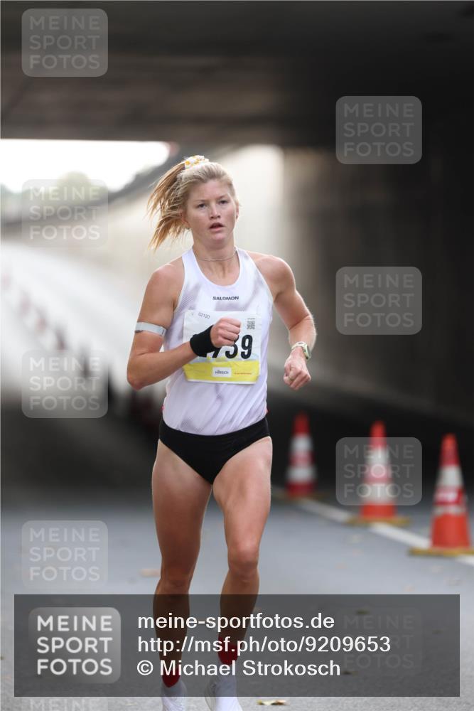 05.10.2025 - 20. swb-Marathon Bremen Michael Strokosch http://msf.ph/oto/9209653 05.10.2025 10:27:28 Laufen 02120, 39 meine-sportfotos.de