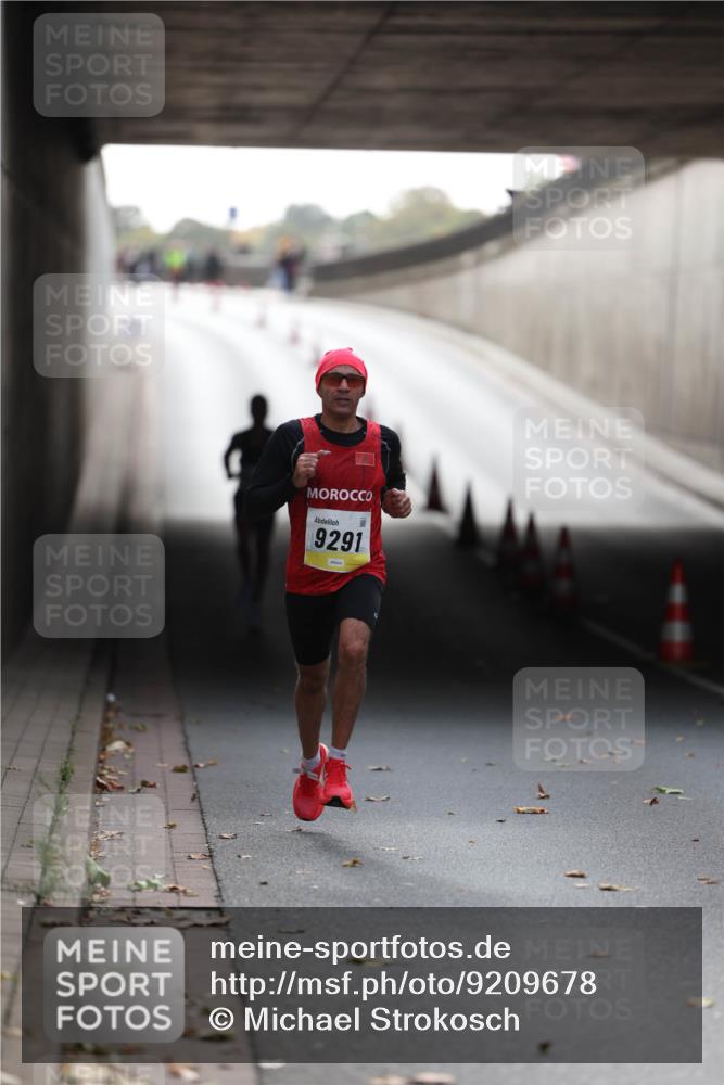 05.10.2025 - 20. swb-Marathon Bremen Michael Strokosch http://msf.ph/oto/9209678 05.10.2025 10:28:21 Laufen 9291 meine-sportfotos.de