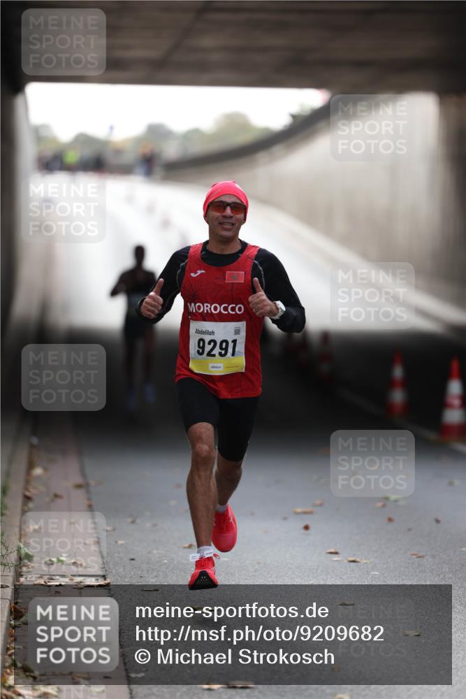 05.10.2025 - 20. swb-Marathon Bremen Michael Strokosch http://msf.ph/oto/9209682 05.10.2025 10:28:22 Laufen 9291 meine-sportfotos.de