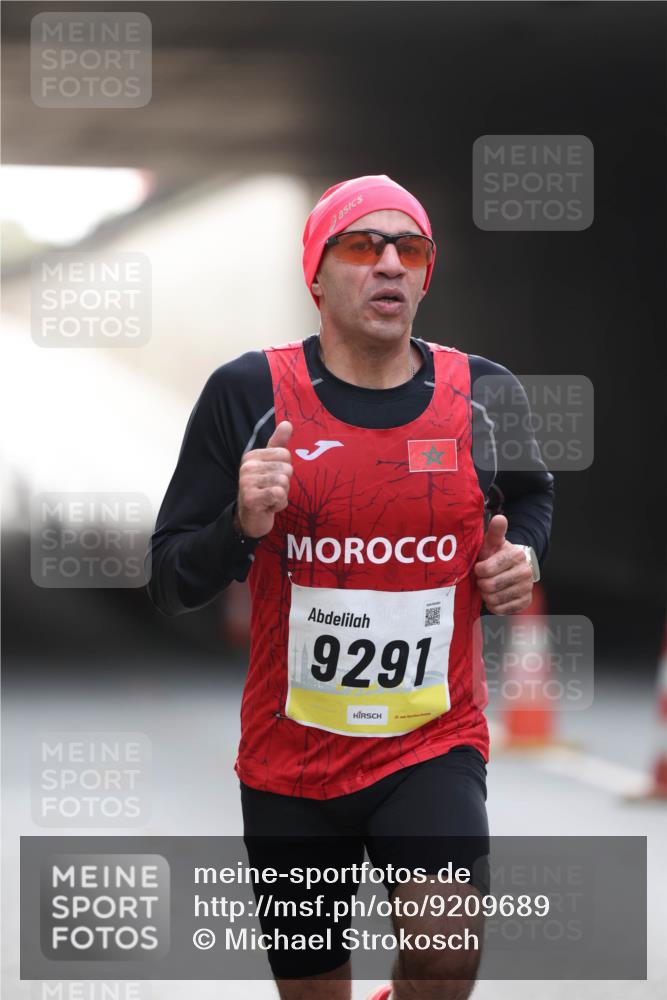 05.10.2025 - 20. swb-Marathon Bremen Michael Strokosch http://msf.ph/oto/9209689 05.10.2025 10:28:24 Laufen 9291 meine-sportfotos.de