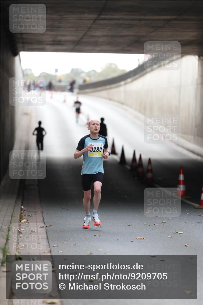 05.10.2025 - 20. swb-Marathon Bremen Michael Strokosch http://msf.ph/oto/9209705 05.10.2025 10:28:56 Laufen 280 meine-sportfotos.de