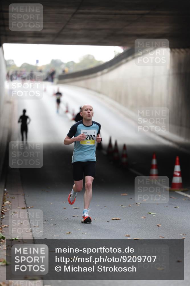 05.10.2025 - 20. swb-Marathon Bremen Michael Strokosch http://msf.ph/oto/9209707 05.10.2025 10:28:57 Laufen 280 meine-sportfotos.de