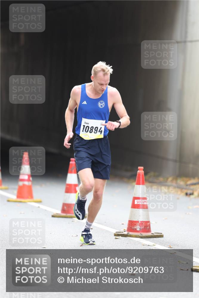 05.10.2025 - 20. swb-Marathon Bremen Michael Strokosch http://msf.ph/oto/9209763 05.10.2025 10:29:29 Laufen 10894, 02477 meine-sportfotos.de