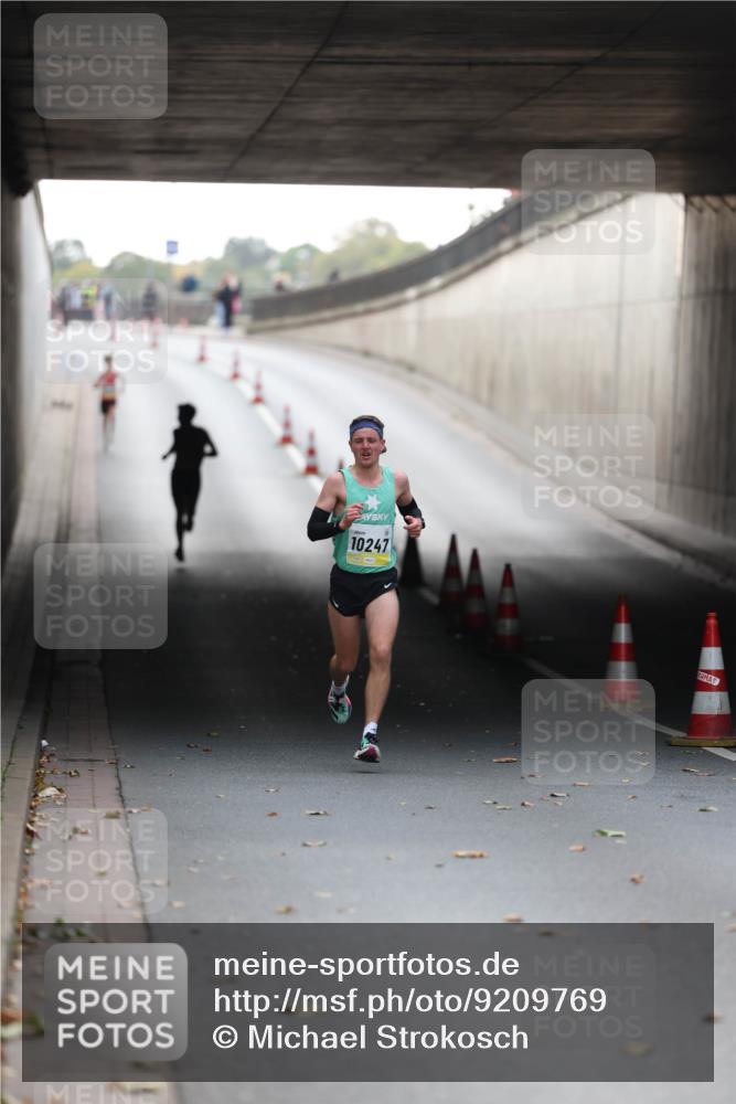 05.10.2025 - 20. swb-Marathon Bremen Michael Strokosch http://msf.ph/oto/9209769 05.10.2025 10:29:52 Laufen 10247 meine-sportfotos.de