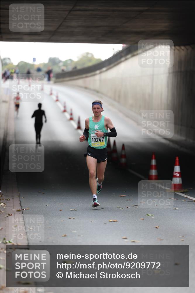 05.10.2025 - 20. swb-Marathon Bremen Michael Strokosch http://msf.ph/oto/9209772 05.10.2025 10:29:53 Laufen 10247 meine-sportfotos.de