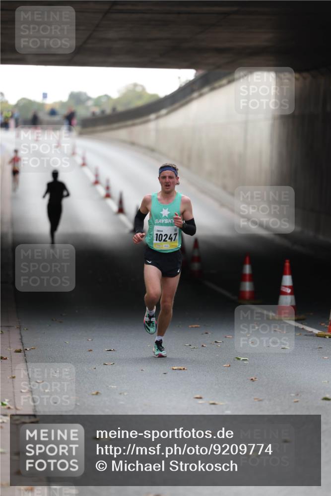 05.10.2025 - 20. swb-Marathon Bremen Michael Strokosch http://msf.ph/oto/9209774 05.10.2025 10:29:54 Laufen 10247, 1000 meine-sportfotos.de