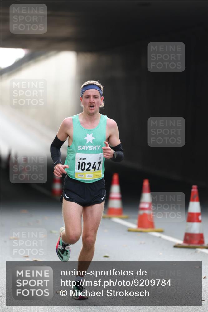 05.10.2025 - 20. swb-Marathon Bremen Michael Strokosch http://msf.ph/oto/9209784 05.10.2025 10:29:56 Laufen 10247, 01906 meine-sportfotos.de