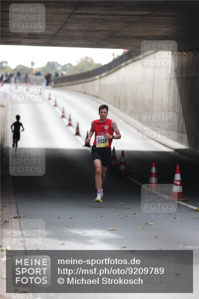 05.10.2025 - 20. swb-Marathon Bremen Michael Strokosch http://msf.ph/oto/9209789 05.10.2025 10:30:01 Laufen 11130 meine-sportfotos.de
