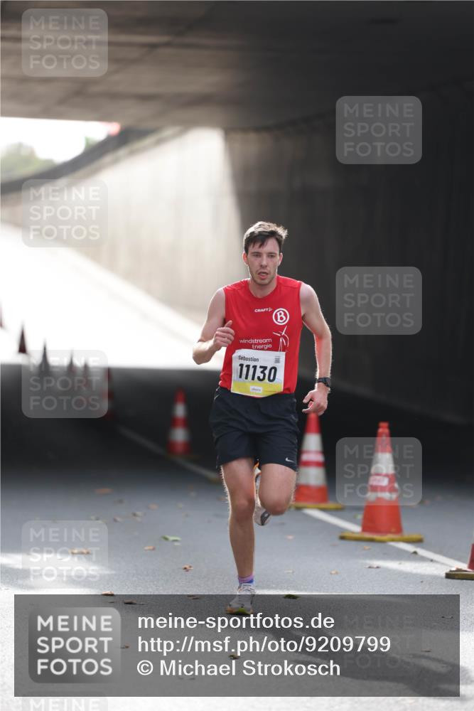 05.10.2025 - 20. swb-Marathon Bremen Michael Strokosch http://msf.ph/oto/9209799 05.10.2025 10:30:04 Laufen 11130 meine-sportfotos.de