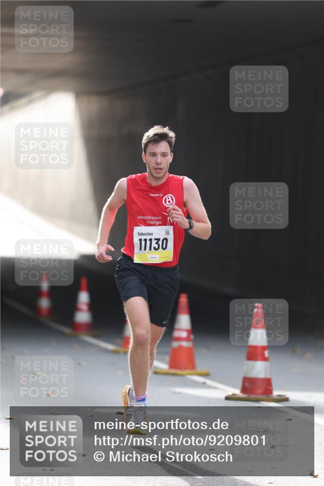 05.10.2025 - 20. swb-Marathon Bremen Michael Strokosch http://msf.ph/oto/9209801 05.10.2025 10:30:04 Laufen 11130 meine-sportfotos.de