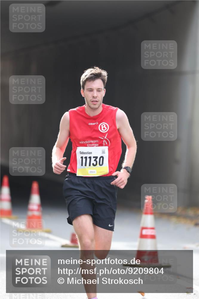 05.10.2025 - 20. swb-Marathon Bremen Michael Strokosch http://msf.ph/oto/9209804 05.10.2025 10:30:05 Laufen 11130 meine-sportfotos.de