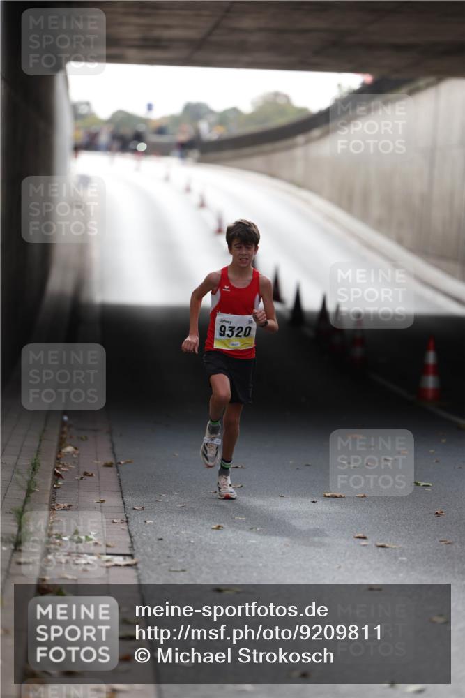 05.10.2025 - 20. swb-Marathon Bremen Michael Strokosch http://msf.ph/oto/9209811 05.10.2025 10:30:10 Laufen 9320 meine-sportfotos.de