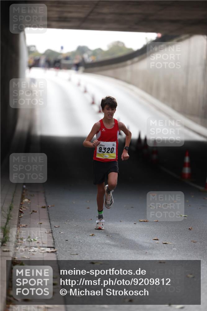 05.10.2025 - 20. swb-Marathon Bremen Michael Strokosch http://msf.ph/oto/9209812 05.10.2025 10:30:11 Laufen 9320 meine-sportfotos.de