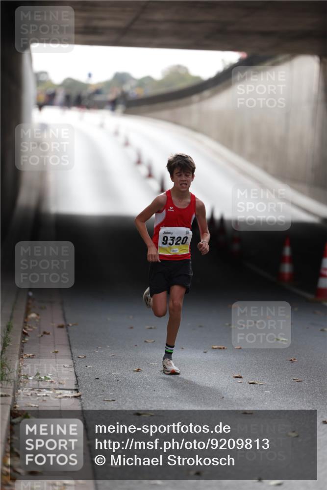 05.10.2025 - 20. swb-Marathon Bremen Michael Strokosch http://msf.ph/oto/9209813 05.10.2025 10:30:11 Laufen 9320 meine-sportfotos.de