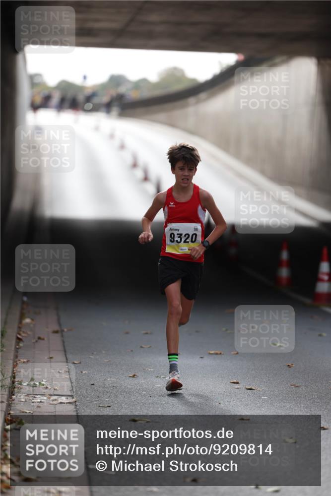 05.10.2025 - 20. swb-Marathon Bremen Michael Strokosch http://msf.ph/oto/9209814 05.10.2025 10:30:11 Laufen 9320 meine-sportfotos.de