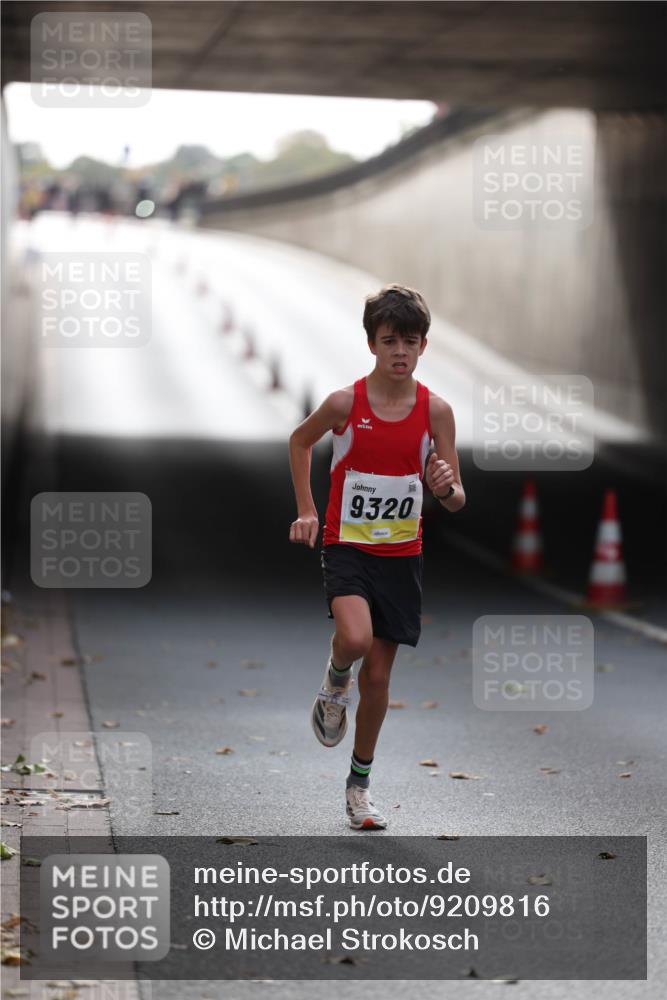05.10.2025 - 20. swb-Marathon Bremen Michael Strokosch http://msf.ph/oto/9209816 05.10.2025 10:30:12 Laufen 9320 meine-sportfotos.de