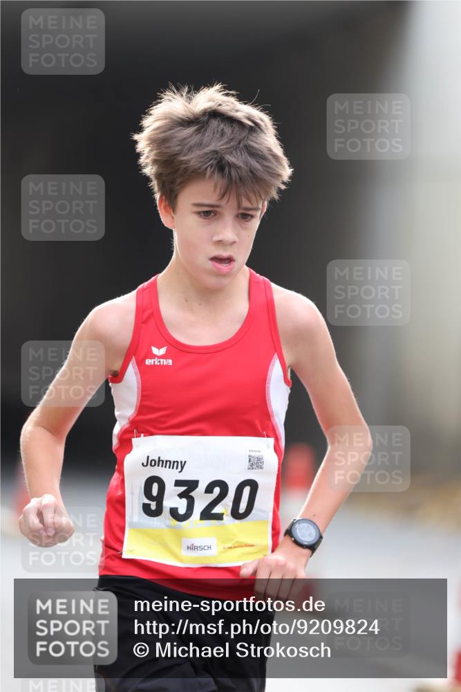 05.10.2025 - 20. swb-Marathon Bremen Michael Strokosch http://msf.ph/oto/9209824 05.10.2025 10:30:14 Laufen 9320, 20 meine-sportfotos.de