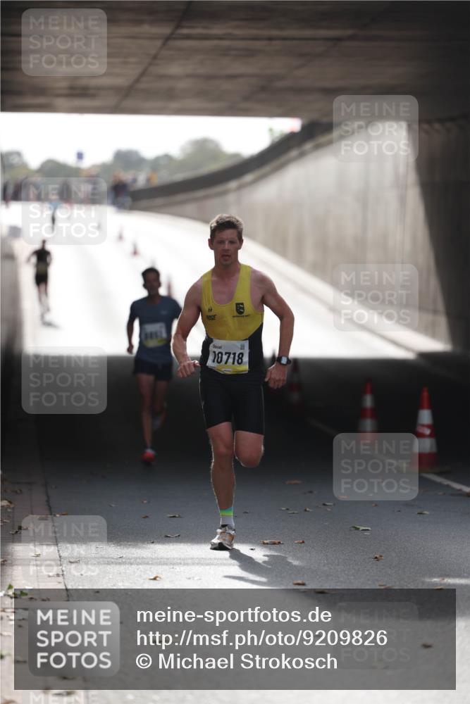 05.10.2025 - 20. swb-Marathon Bremen Michael Strokosch http://msf.ph/oto/9209826 05.10.2025 10:30:42 Laufen 18718 meine-sportfotos.de