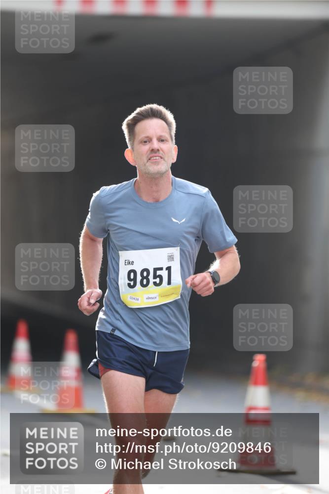 05.10.2025 - 20. swb-Marathon Bremen Michael Strokosch http://msf.ph/oto/9209846 05.10.2025 10:30:48 Laufen 9851, 02438 meine-sportfotos.de