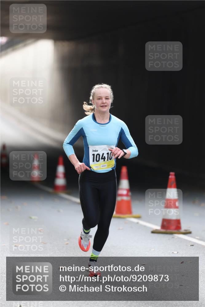 05.10.2025 - 20. swb-Marathon Bremen Michael Strokosch http://msf.ph/oto/9209873 05.10.2025 10:31:10 Laufen 10410, 01831 meine-sportfotos.de