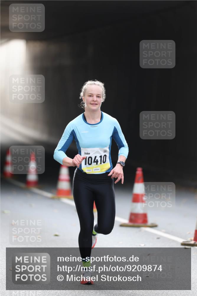 05.10.2025 - 20. swb-Marathon Bremen Michael Strokosch http://msf.ph/oto/9209874 05.10.2025 10:31:10 Laufen 10410, 01831 meine-sportfotos.de