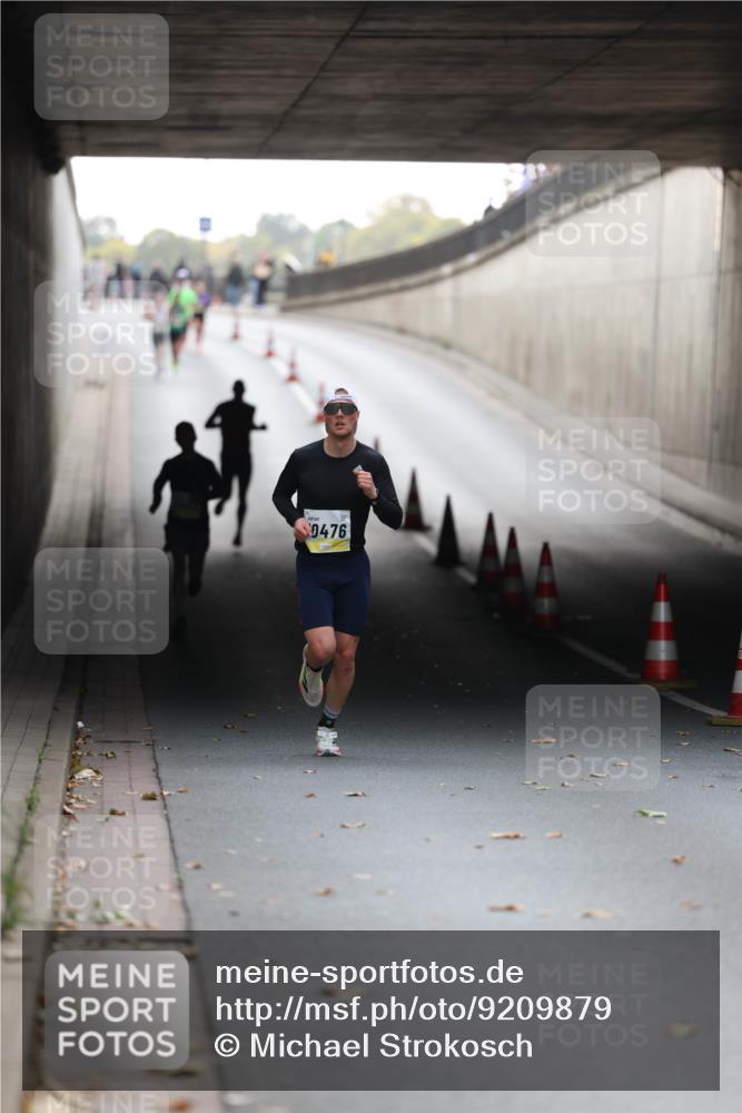 05.10.2025 - 20. swb-Marathon Bremen Michael Strokosch http://msf.ph/oto/9209879 05.10.2025 10:31:20 Laufen 0476 meine-sportfotos.de