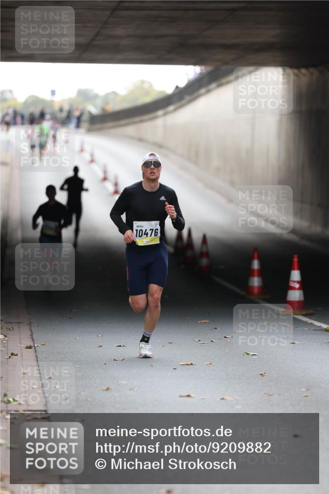 05.10.2025 - 20. swb-Marathon Bremen Michael Strokosch http://msf.ph/oto/9209882 05.10.2025 10:31:22 Laufen 10476 meine-sportfotos.de