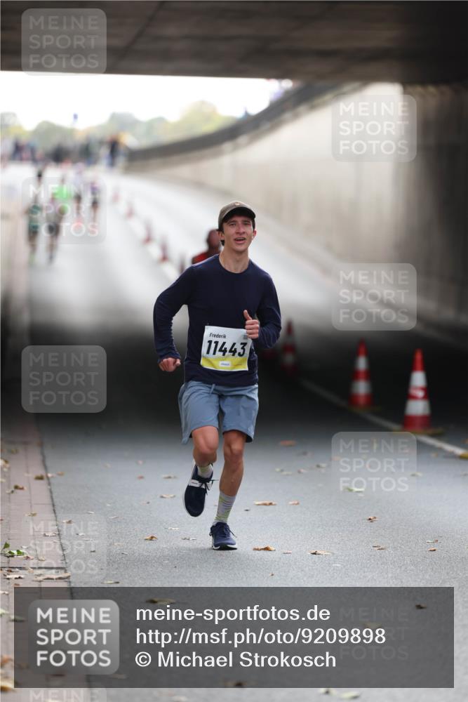 05.10.2025 - 20. swb-Marathon Bremen Michael Strokosch http://msf.ph/oto/9209898 05.10.2025 10:31:28 Laufen 11443 meine-sportfotos.de