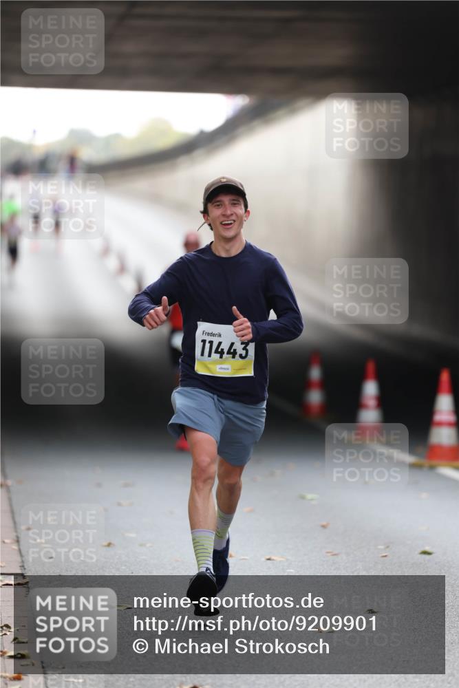 05.10.2025 - 20. swb-Marathon Bremen Michael Strokosch http://msf.ph/oto/9209901 05.10.2025 10:31:28 Laufen 11443 meine-sportfotos.de