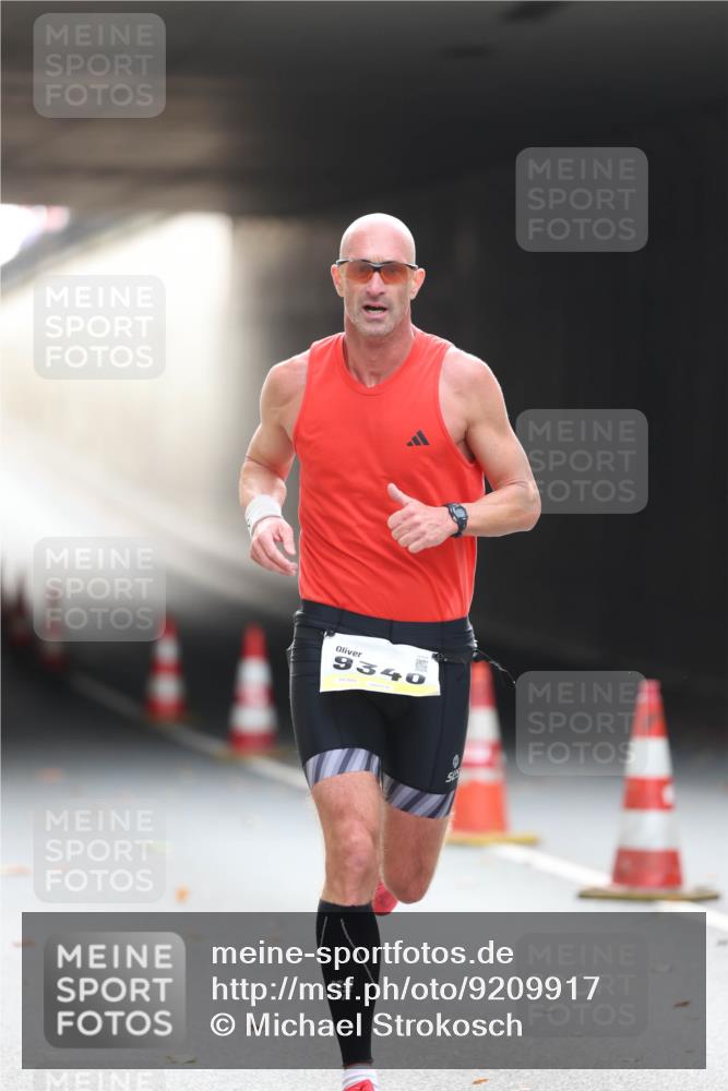 05.10.2025 - 20. swb-Marathon Bremen Michael Strokosch http://msf.ph/oto/9209917 05.10.2025 10:31:33 Laufen 9340 meine-sportfotos.de