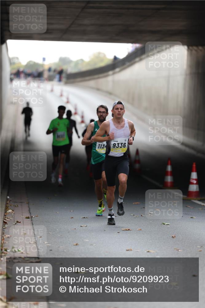 05.10.2025 - 20. swb-Marathon Bremen Michael Strokosch http://msf.ph/oto/9209923 05.10.2025 10:31:42 Laufen 113, 9336 meine-sportfotos.de