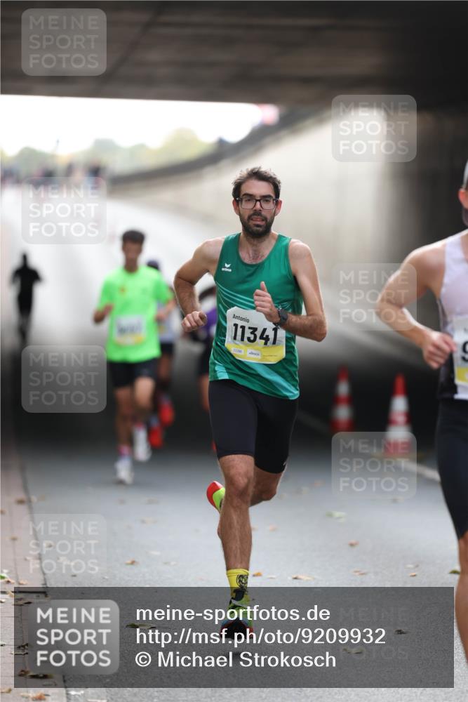 05.10.2025 - 20. swb-Marathon Bremen Michael Strokosch http://msf.ph/oto/9209932 05.10.2025 10:31:45 Laufen 11341, 02286 meine-sportfotos.de
