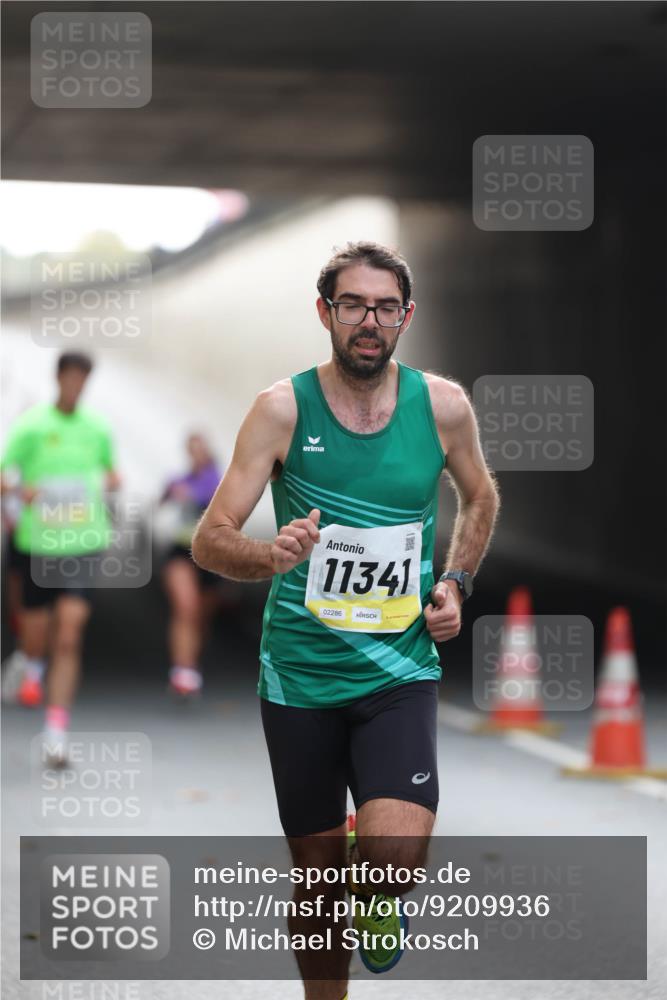 05.10.2025 - 20. swb-Marathon Bremen Michael Strokosch http://msf.ph/oto/9209936 05.10.2025 10:31:46 Laufen 11341, 02286 meine-sportfotos.de