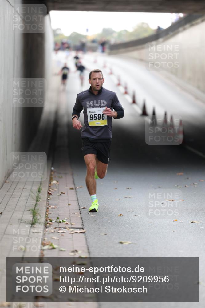 05.10.2025 - 20. swb-Marathon Bremen Michael Strokosch http://msf.ph/oto/9209956 05.10.2025 10:31:56 Laufen 9596 meine-sportfotos.de