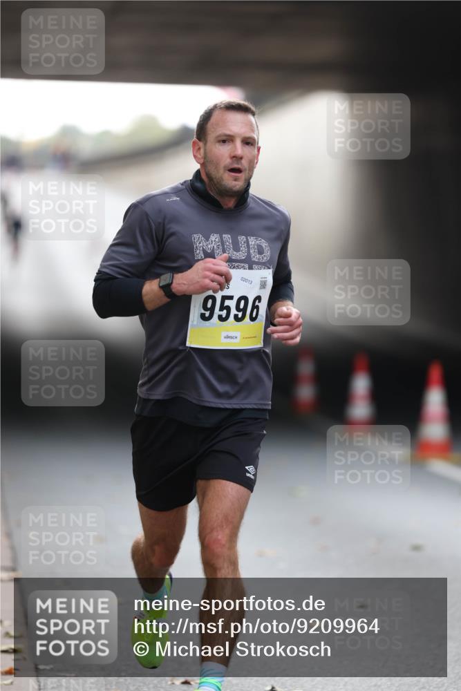 05.10.2025 - 20. swb-Marathon Bremen Michael Strokosch http://msf.ph/oto/9209964 05.10.2025 10:31:58 Laufen 02013, 9596 meine-sportfotos.de