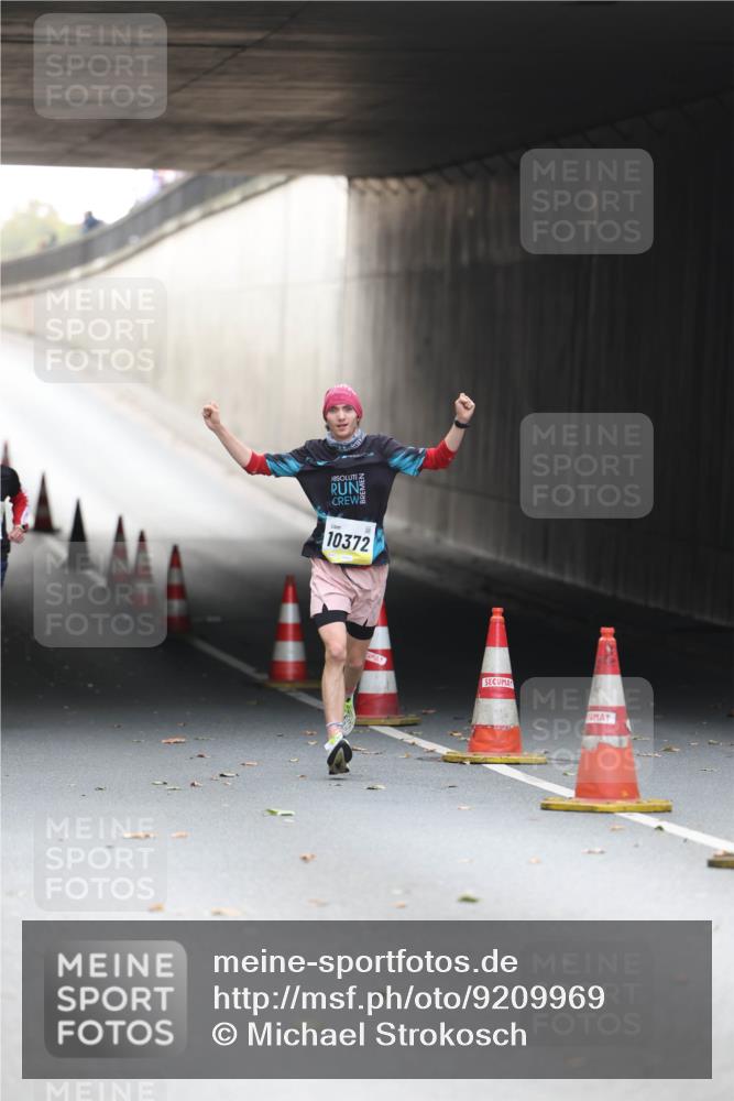 05.10.2025 - 20. swb-Marathon Bremen Michael Strokosch http://msf.ph/oto/9209969 05.10.2025 10:32:11 Laufen 10372 meine-sportfotos.de